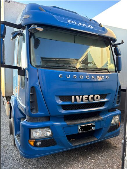 IVECO EuroCargo 150E28 refrigerated truck