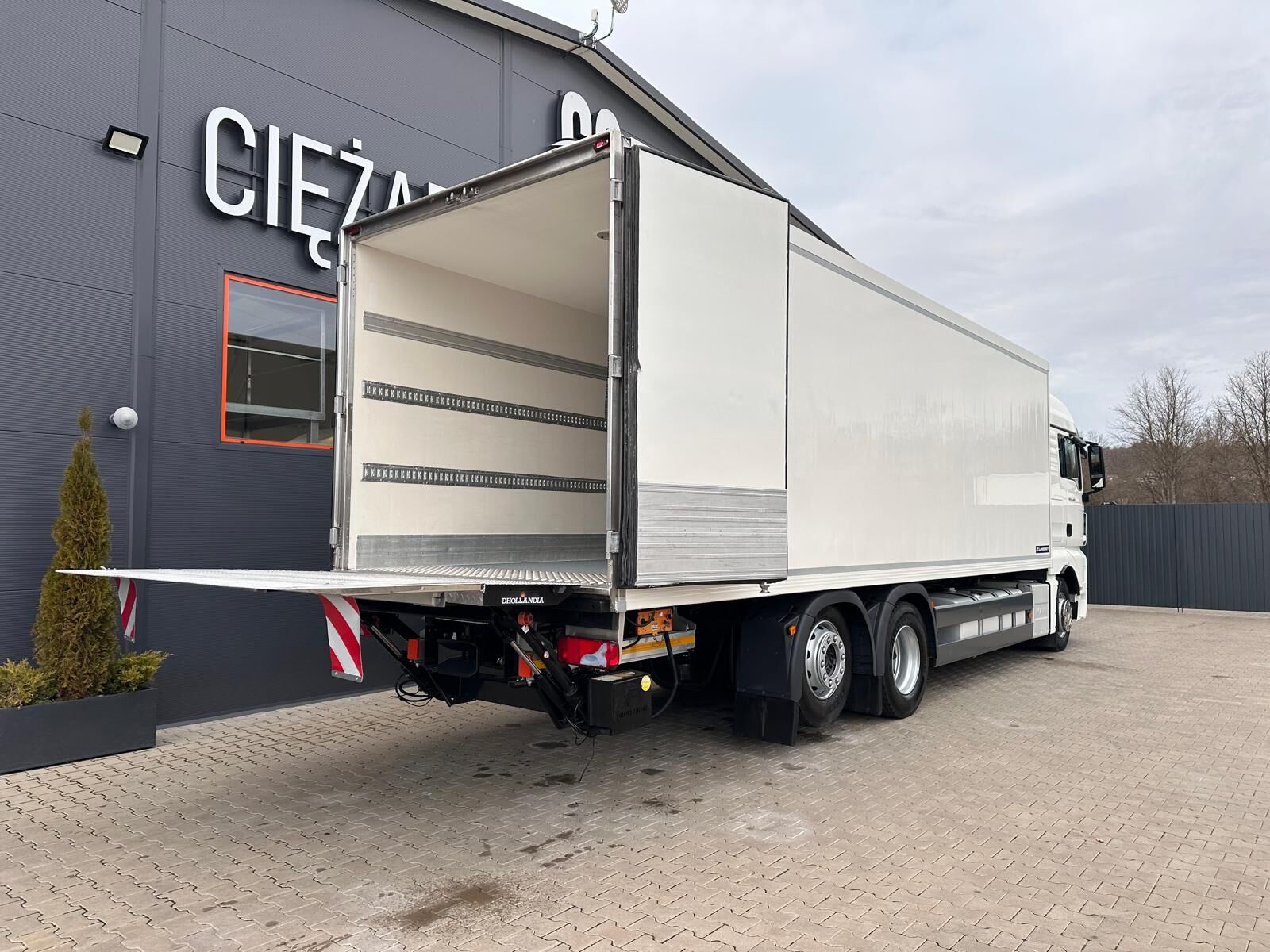 MAN TGX 26.440 // E6 // MANUAL // chłodnia z windą // 20 Epal // syp