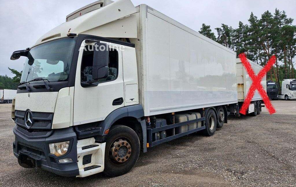 Mercedes-Benz 1842 refrigerated truck