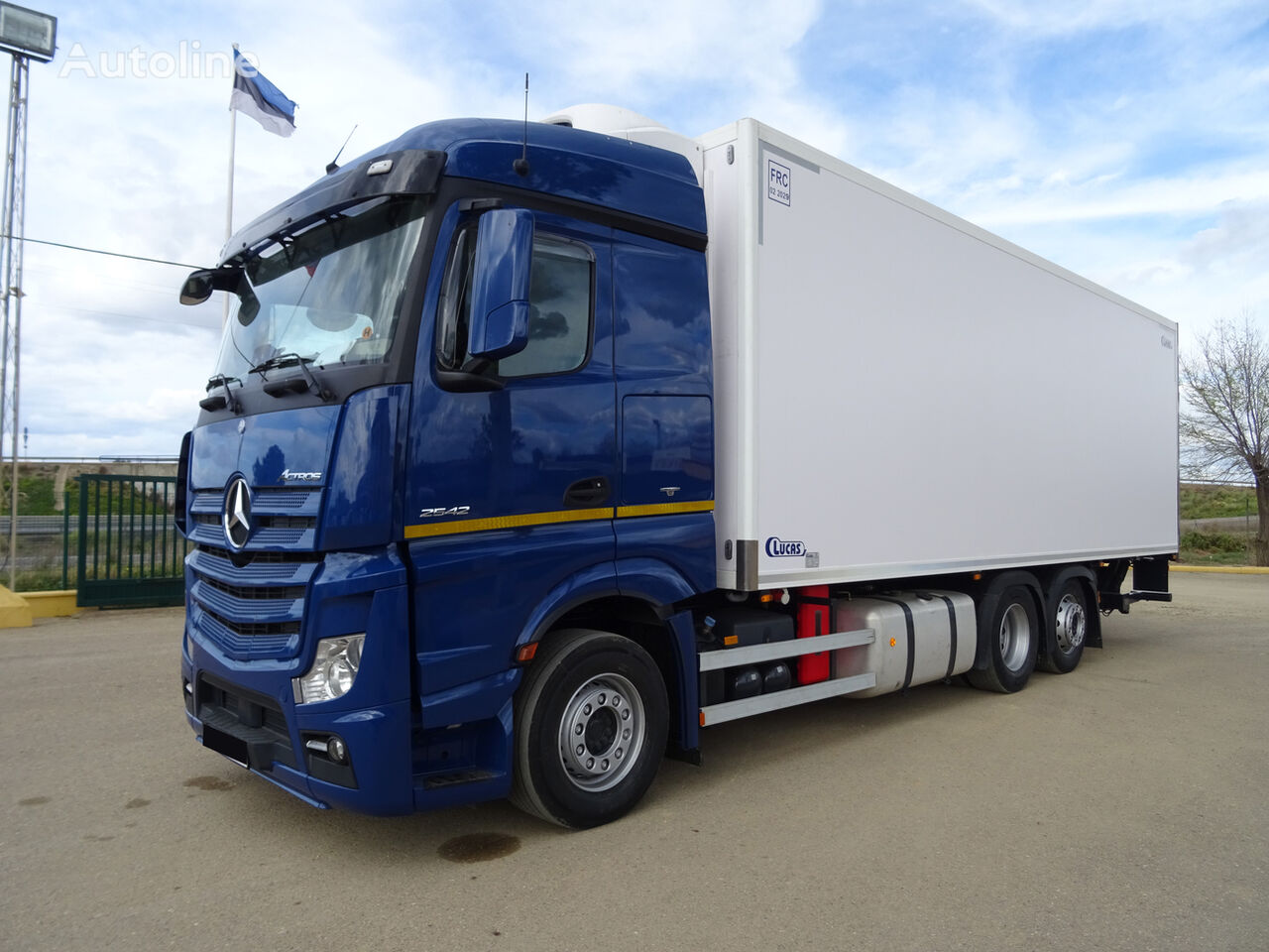 شاحنة التبريد Mercedes-Benz ACTROS 2542