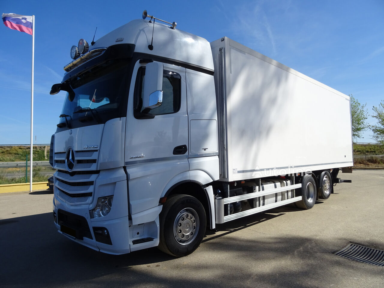 کامیون یخچالدار Mercedes-Benz ACTROS 2551