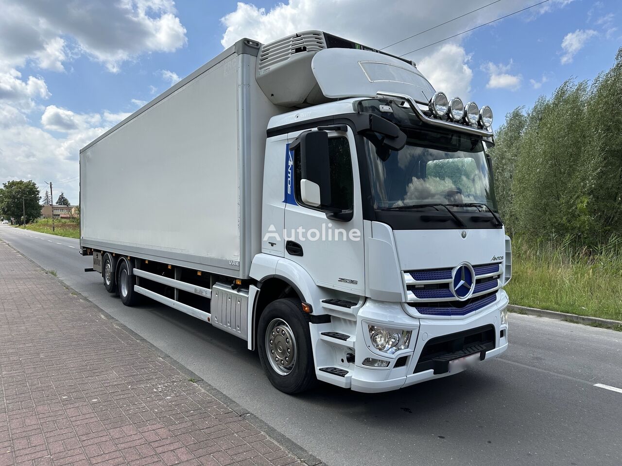 Mercedes-Benz ANTOS 2536    kølevogn lastbil - Autoline