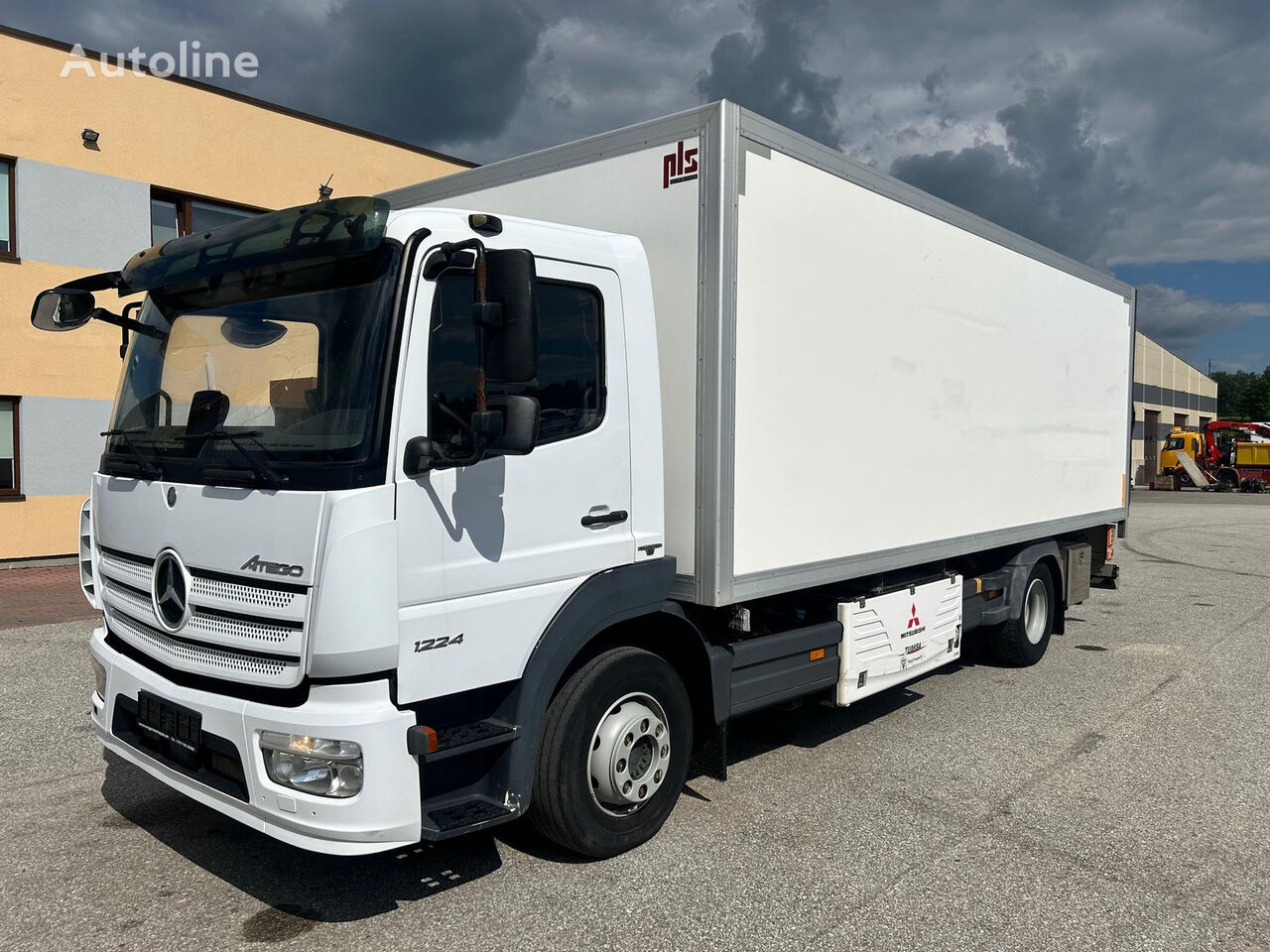 냉장 트럭 Mercedes-Benz Atego 1224 4x2 MANUAL + LIFT