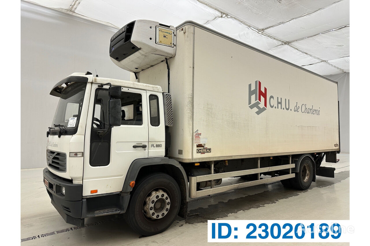 냉장 트럭 Volvo FL 220