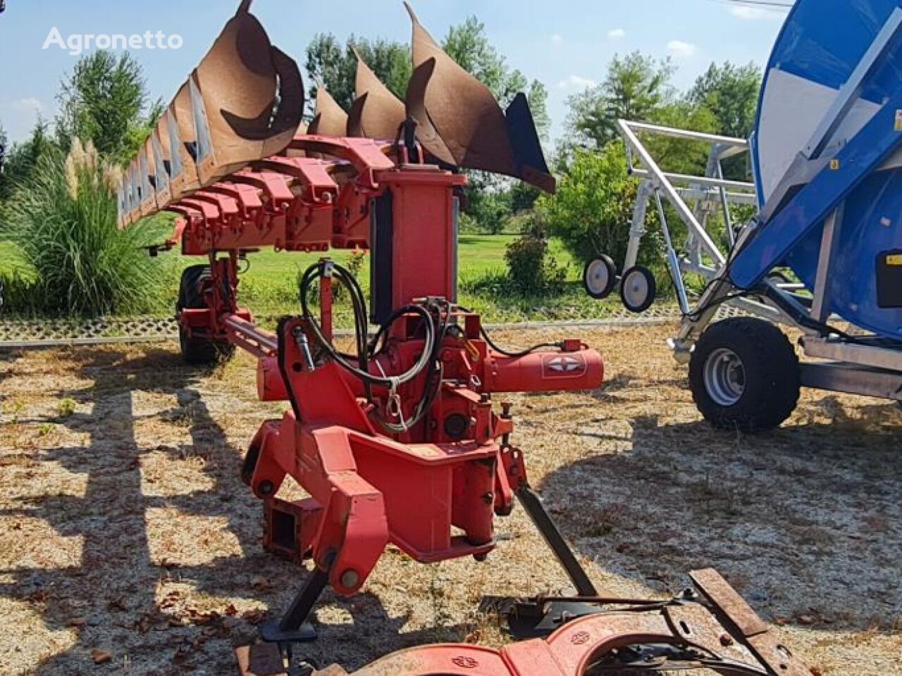 Gregoire Besson SPB 9 reversible plough