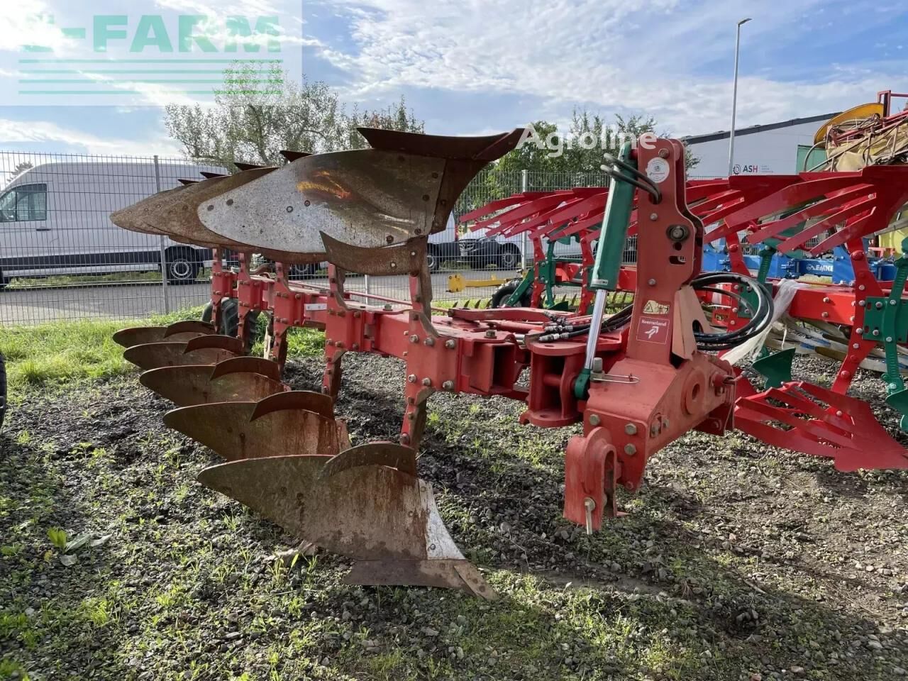 المحراث ذو الاتجاهين Kverneland LB100 Vario - Agroline