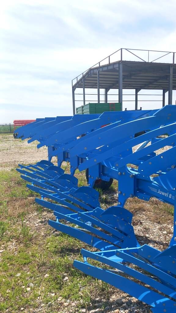 new Lemken Juwel 8 reversible plough