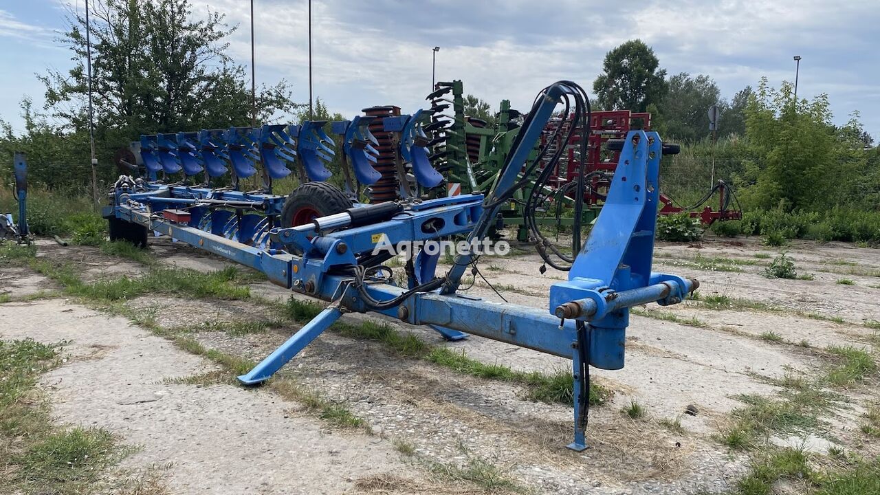 Lemken VARI-DIAMANT 10 on land 8+1 reversible plough