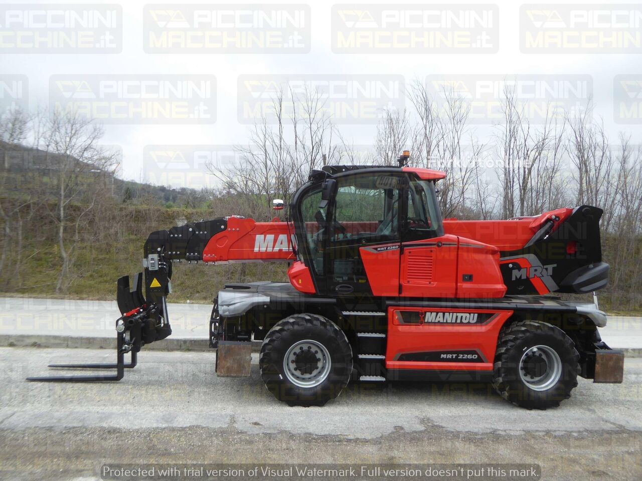 ротирачки телескопски натоварувач Manitou MRT2260