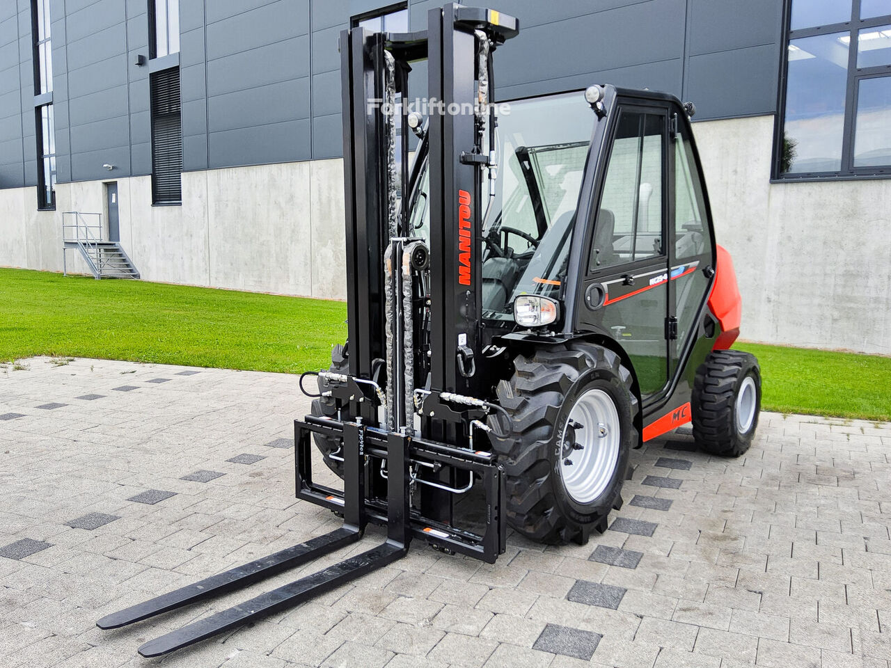 Manitou MC 25-4 rough terrain forklift