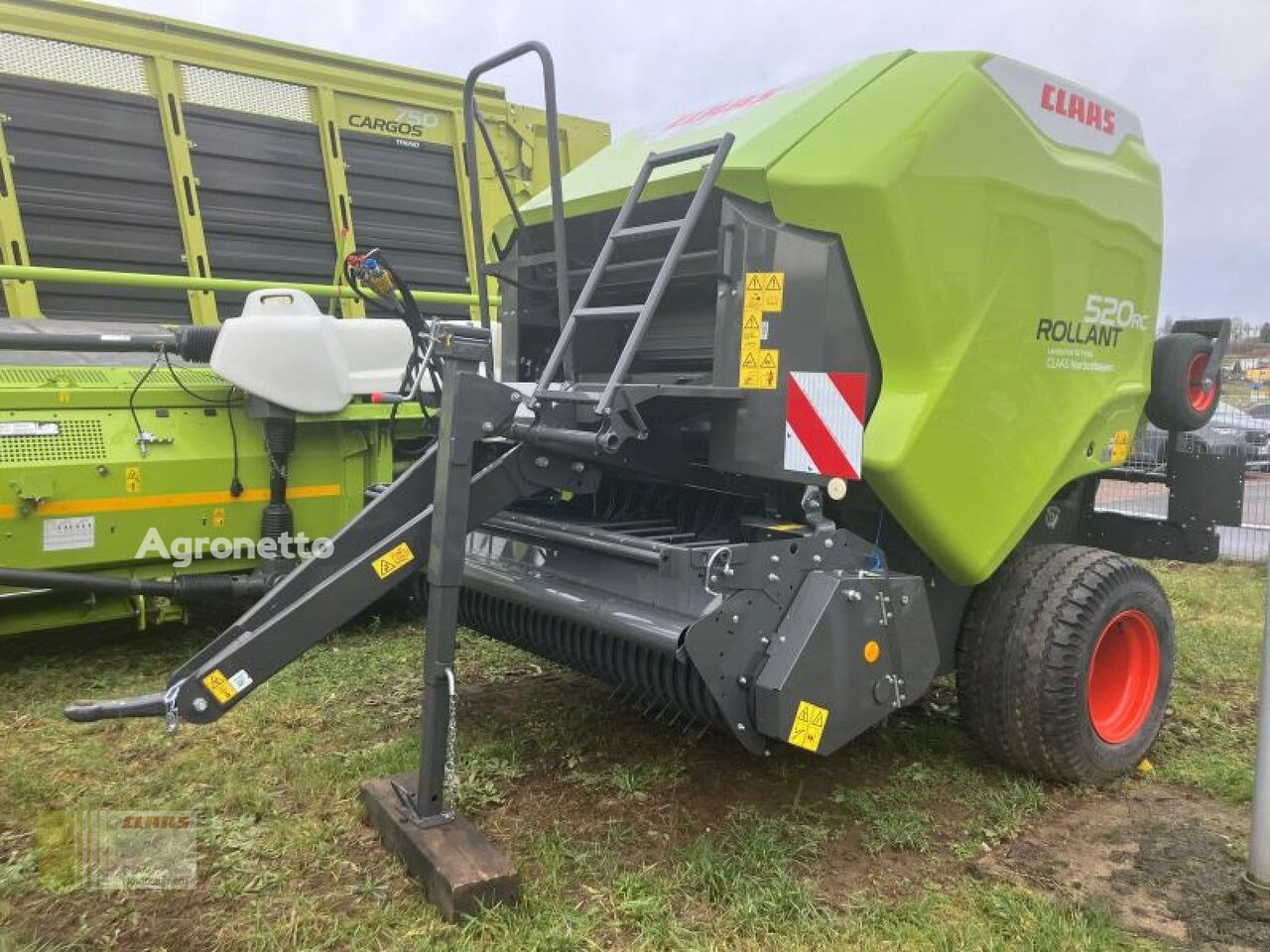 new Claas ROLLANT 520 RC round baler