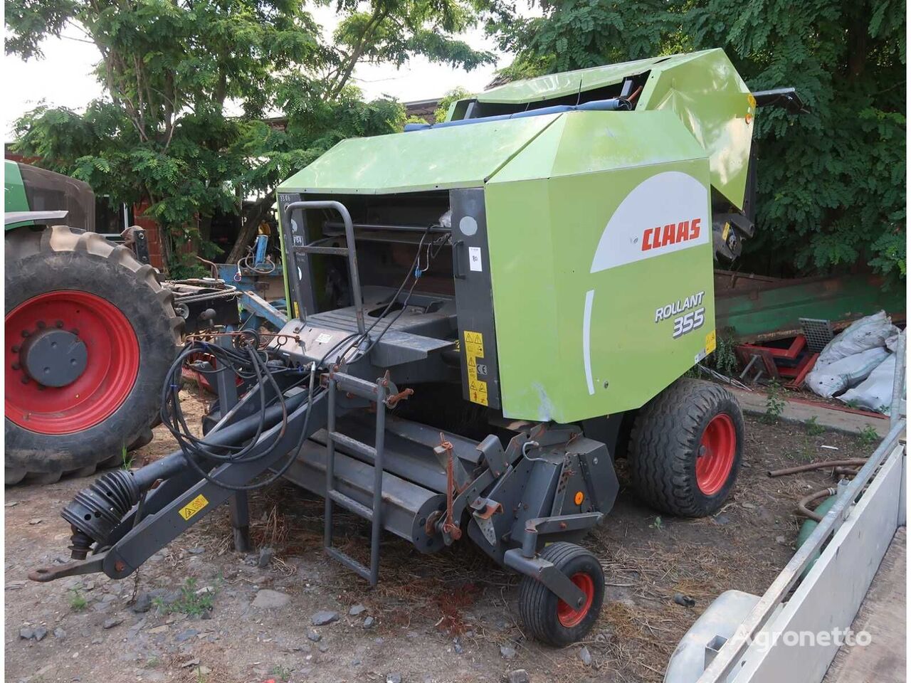 Claas Rollant 355 round baler