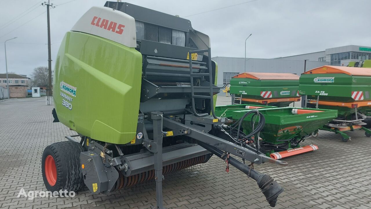 Claas Variant 380 RC round baler