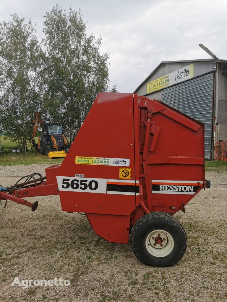 Hesston 5650 round baler