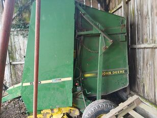 пресс-подборщик рулонный John Deere 550