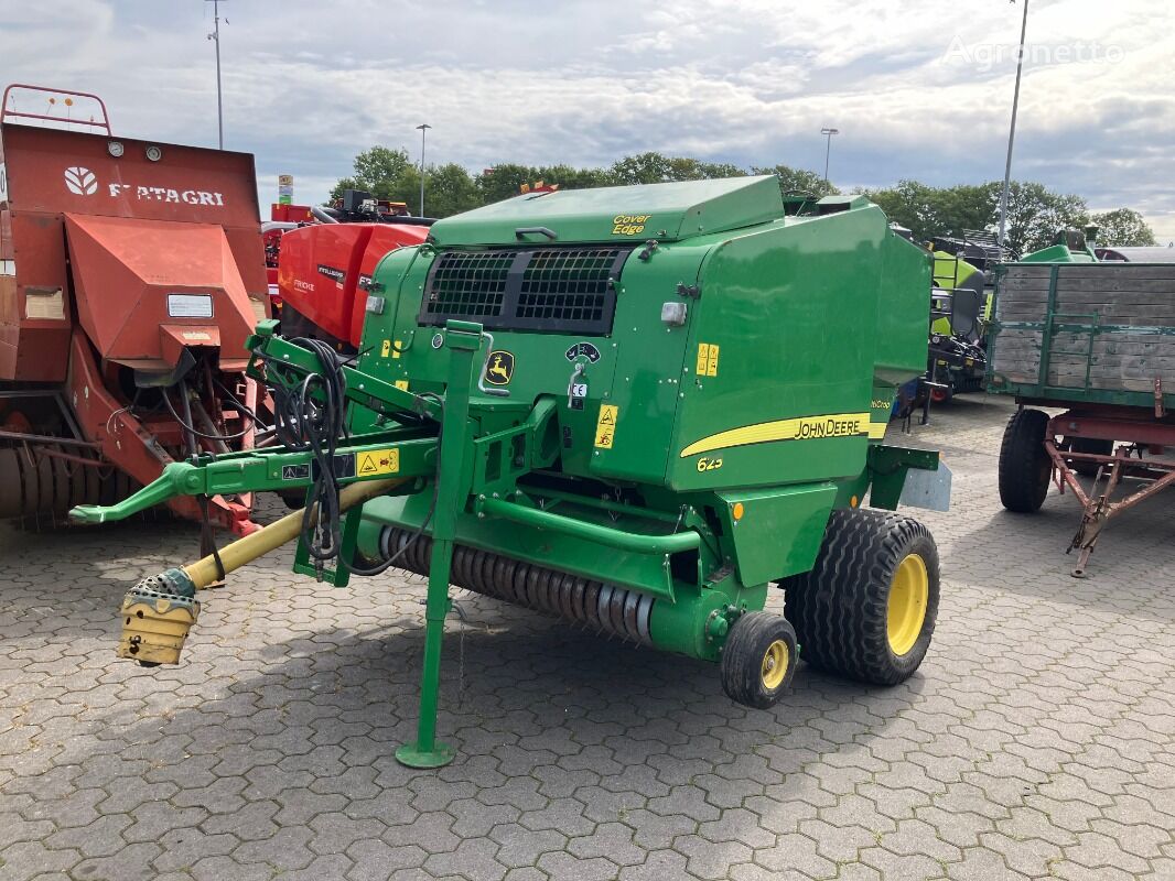 John Deere 623 Multi Crop round baler