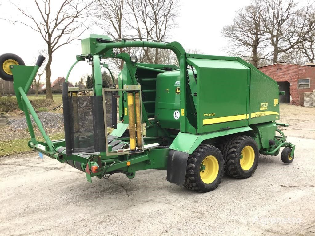 John Deere 744 KOMBI-RUNDBALLENPRESSE rotoempacadora