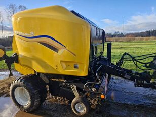 New Holland RollBar 125 round baler