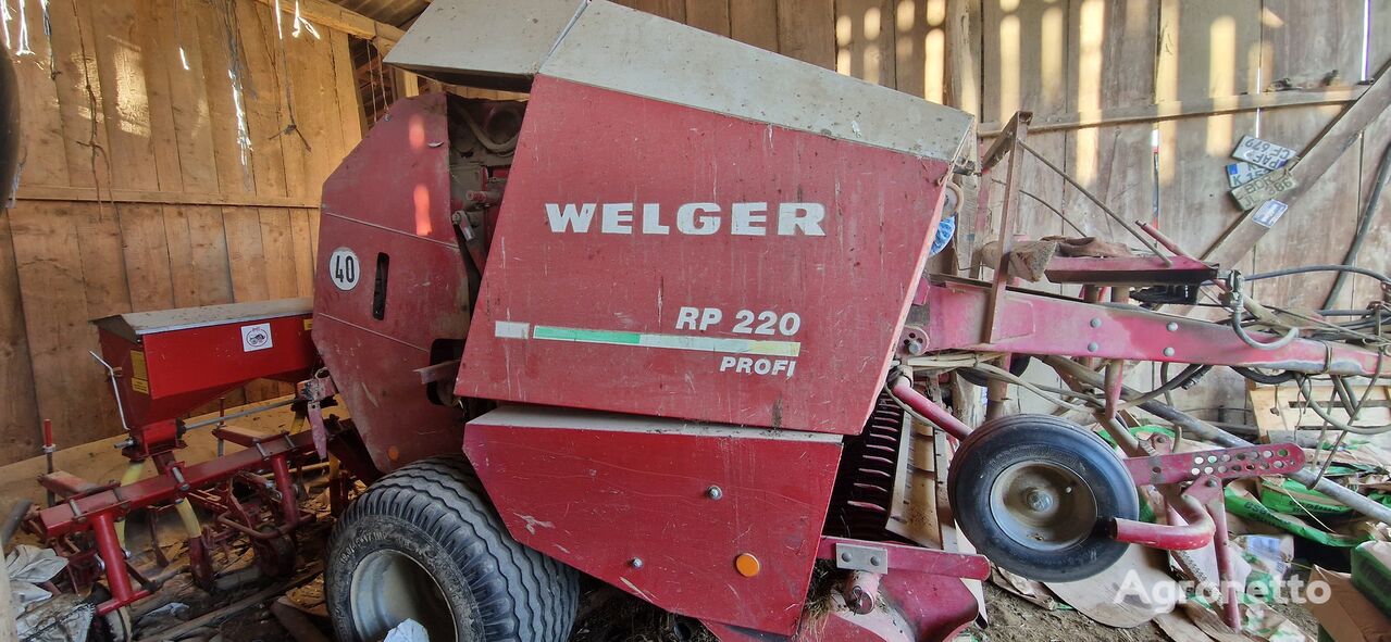 آلة جمع وكبس ولف الأعلاف والتبن Welger RP 220 PROFI