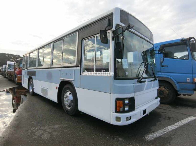 Isuzu ERGA autobús escolar