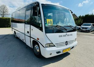 szkolny autobus Mercedes-Benz MEDIO 815