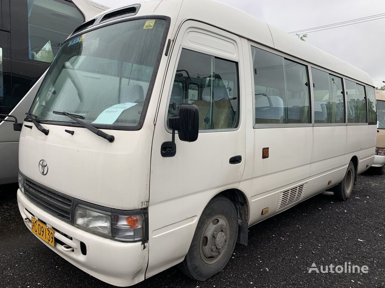 szkolny autobus Toyota Coaster