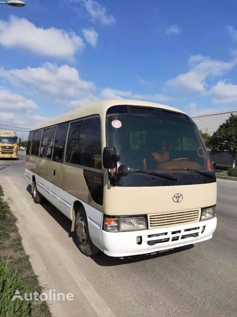 الحافلة المدرسية Toyota Coaster