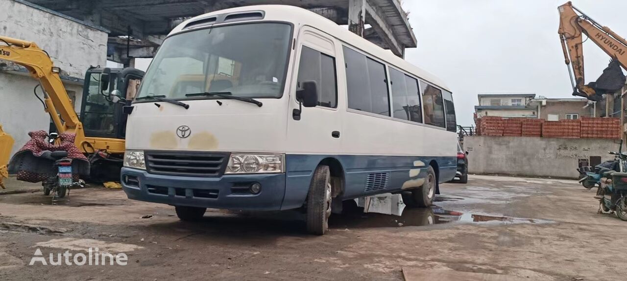 Toyota Coaster schoolbus