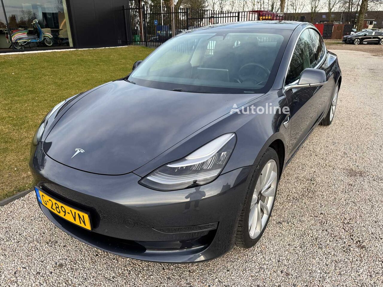 седан Tesla Model 3 Long Range AWD 75kWh