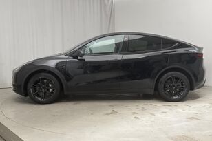 sedan Tesla Model Y