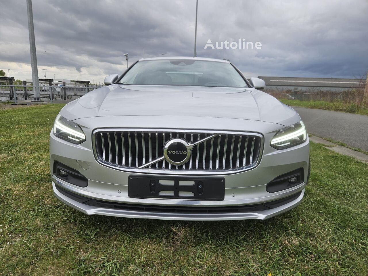 Купить седан Volvo S90 B5. R-DESIGN, Diesel Hybride. 4x4 | Autoline GE Седан Volvo S90 B5. R-DESIGN, Diesel Hybride. 4x4 - Autoline
