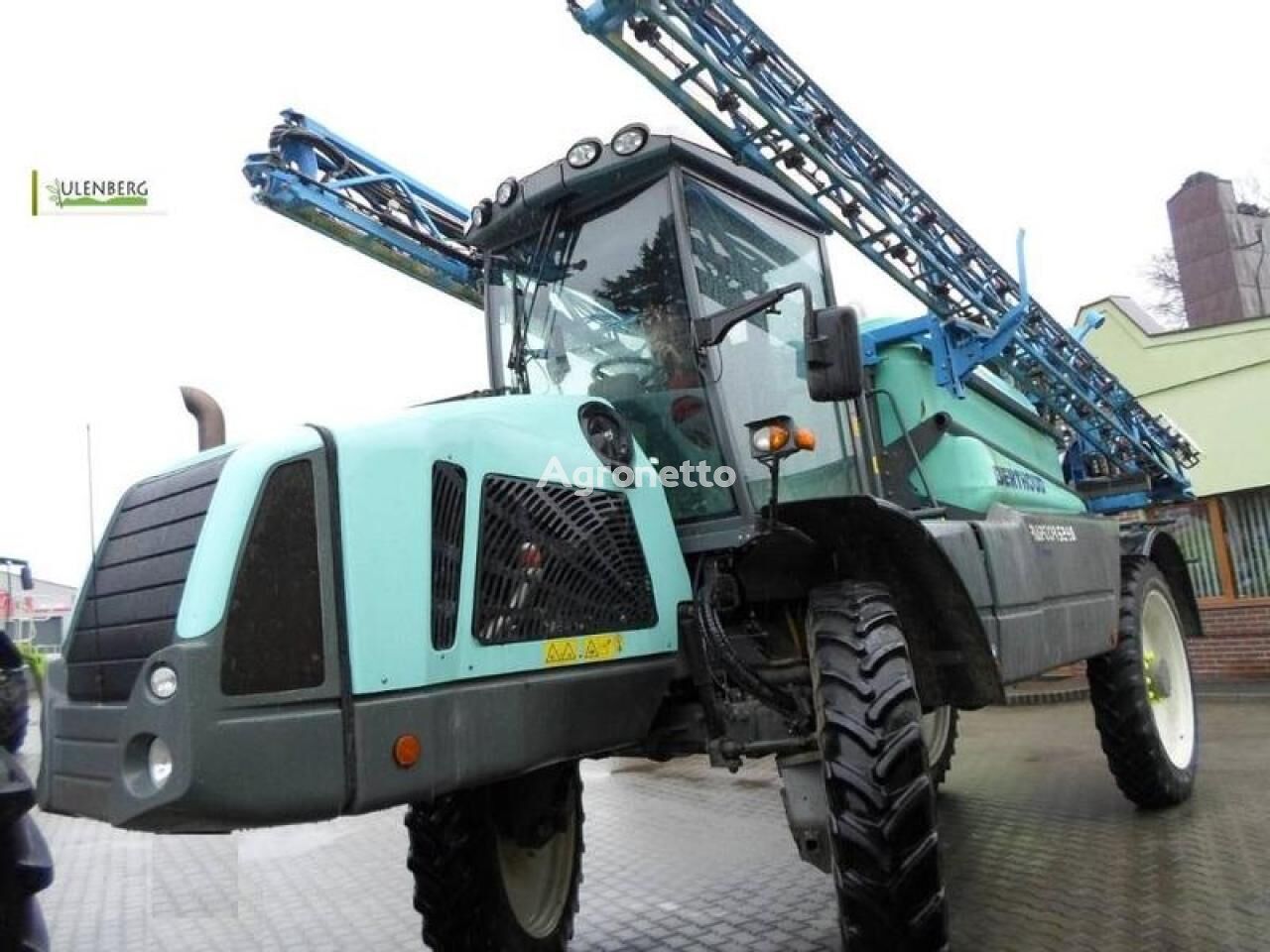 self-propelled sprayer