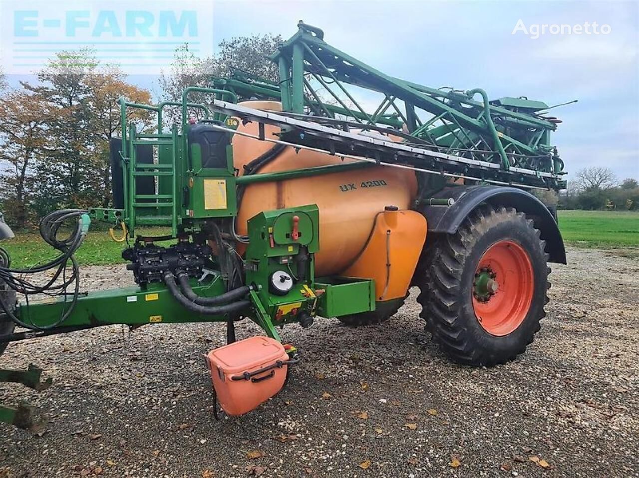 Amazone ux4200 27m self-propelled sprayer