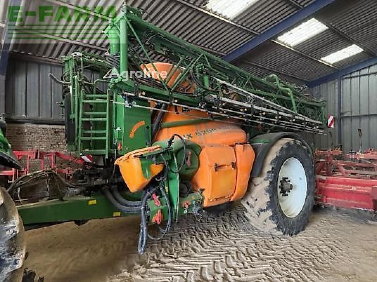 آلة الرش ذاتية الحركة Amazone ux5200 - Agroline