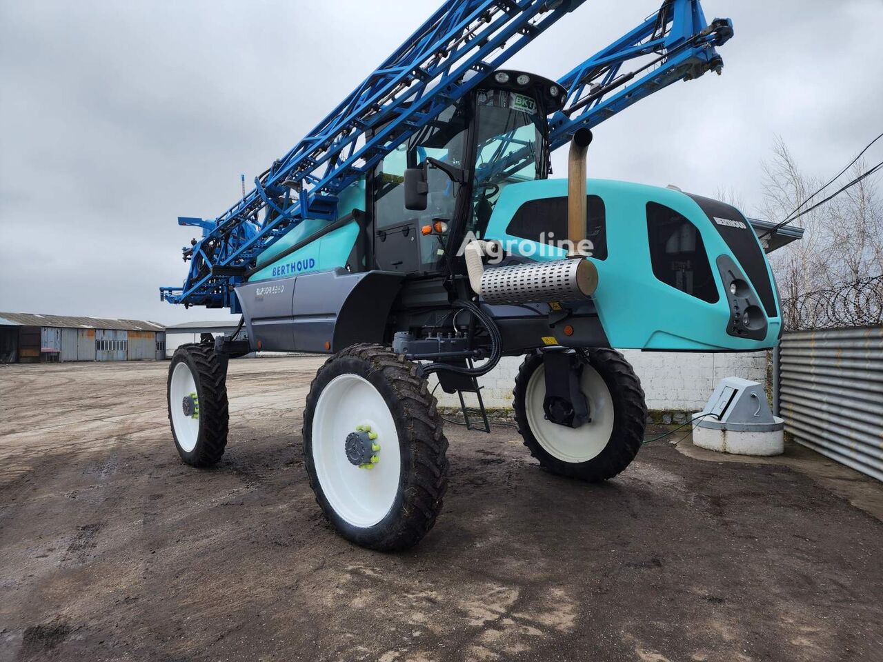 Pulverizador automotor Berthoud RAPTOR 4240 - Agroline