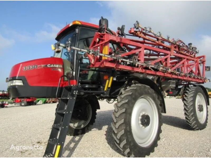 Case IH Patriot 3330 self-propelled sprayer