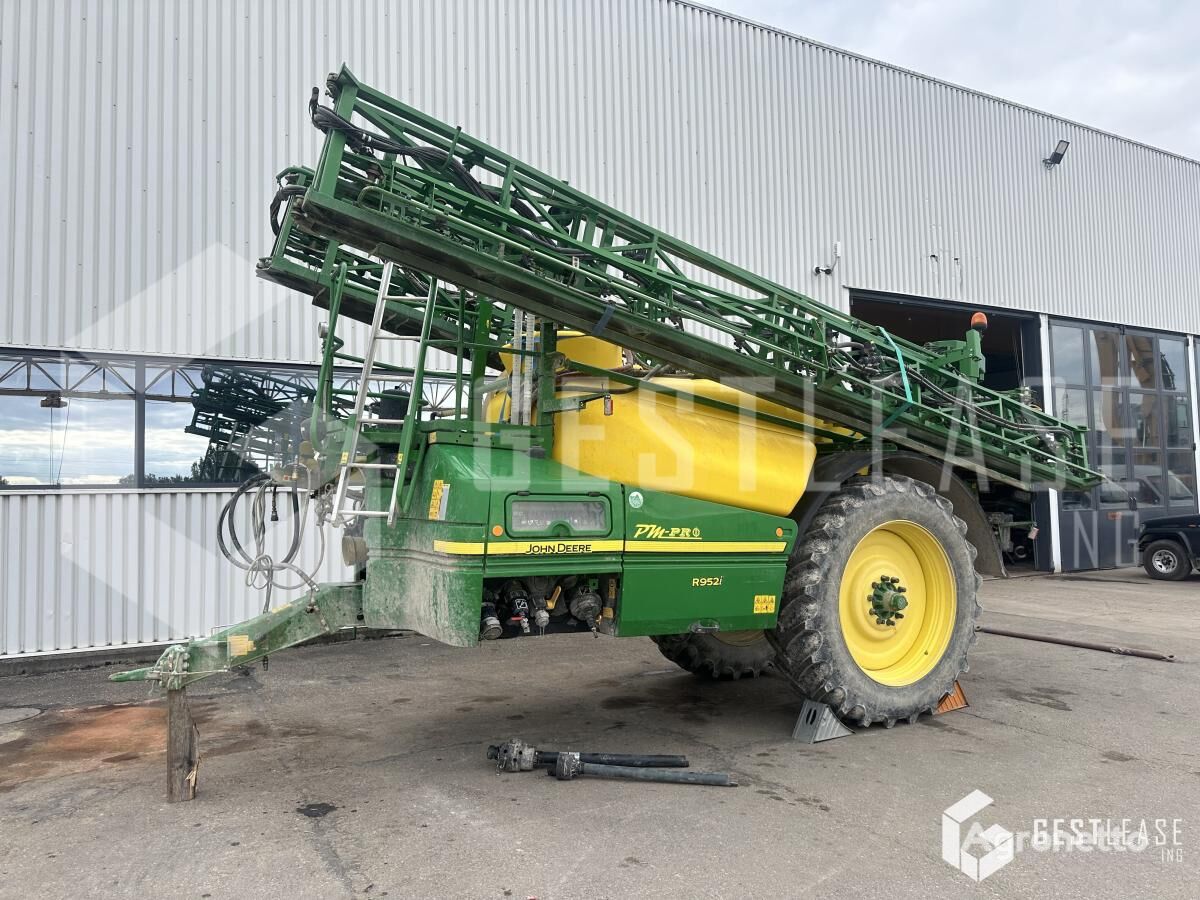 sérült John Deere R952I önjáró permetezőgép