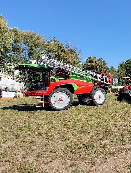 new MD KR Selbstfahrende Feldspritze Herkules self-propelled sprayer