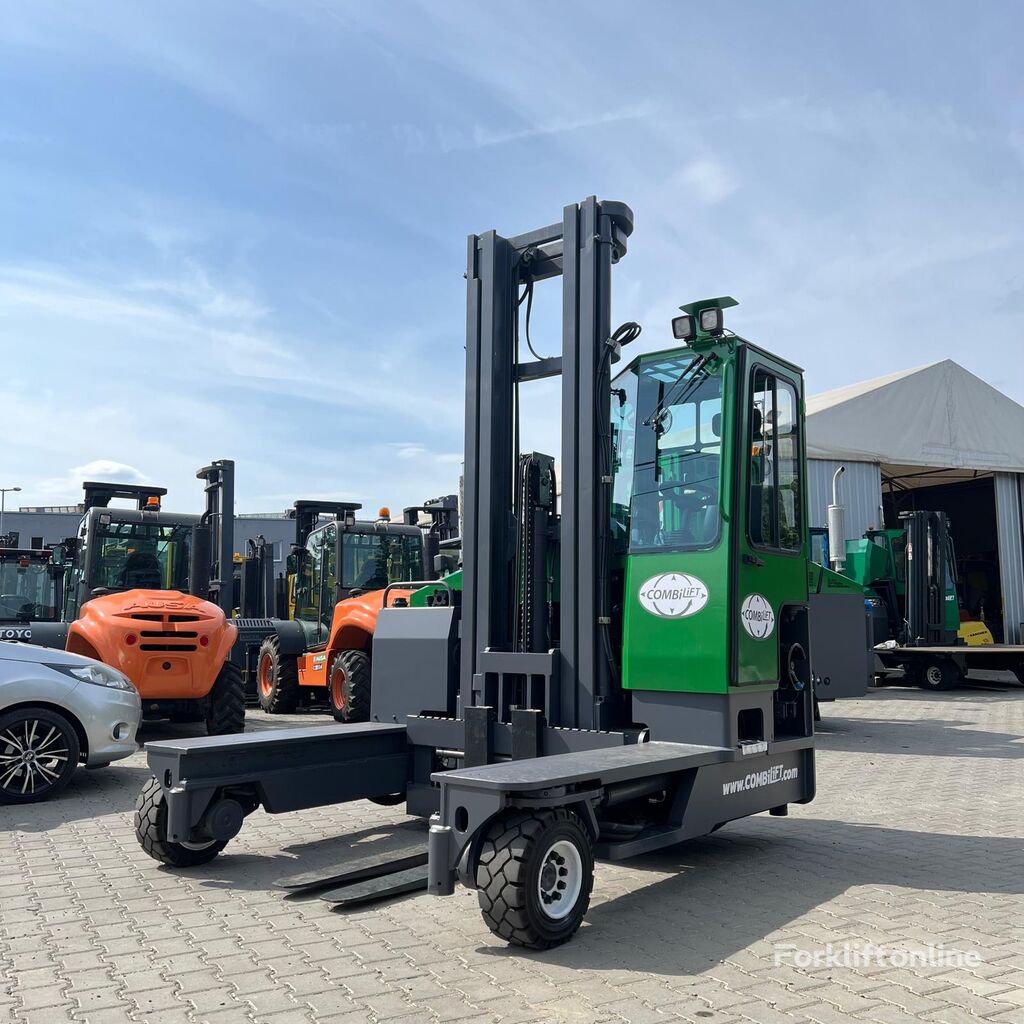 Combilift C4000 Triplex carretilla elevadora lateral