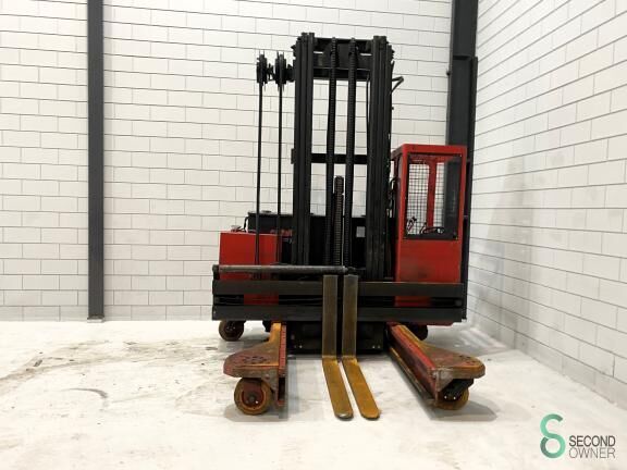 Kalmar EFY30 side loader