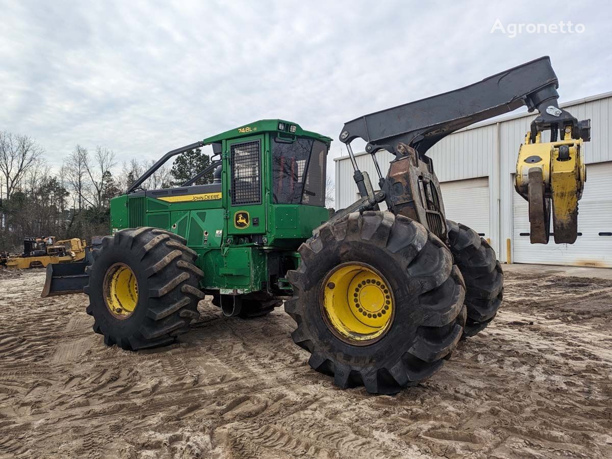 جرار أعمال الحراجة John Deere 748L-II