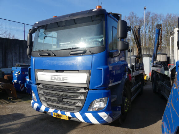 شاحنة نقل المخلفات DAF CF 330 FA