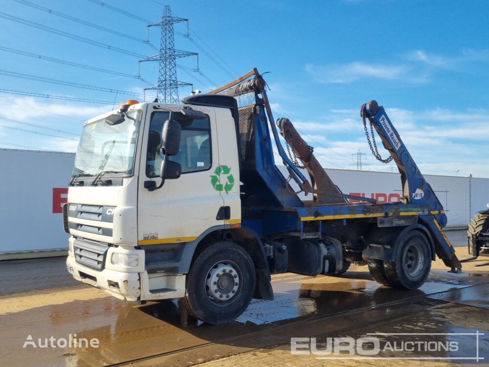 truk skip loader DAF CF65.220