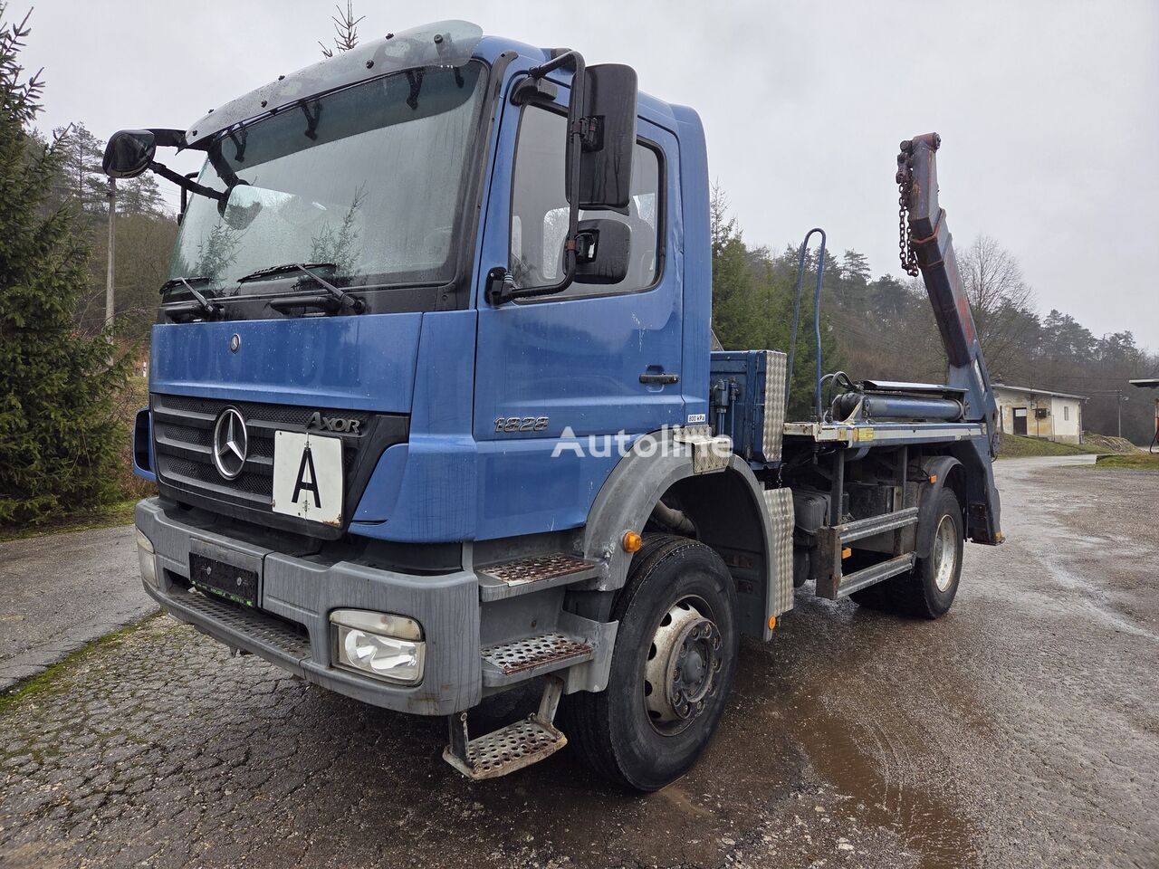 Камион со автоподигнувач на контејнер Mercedes-Benz AXOR 1828 CHAIN CONTAINER MEILLER - Autoline
