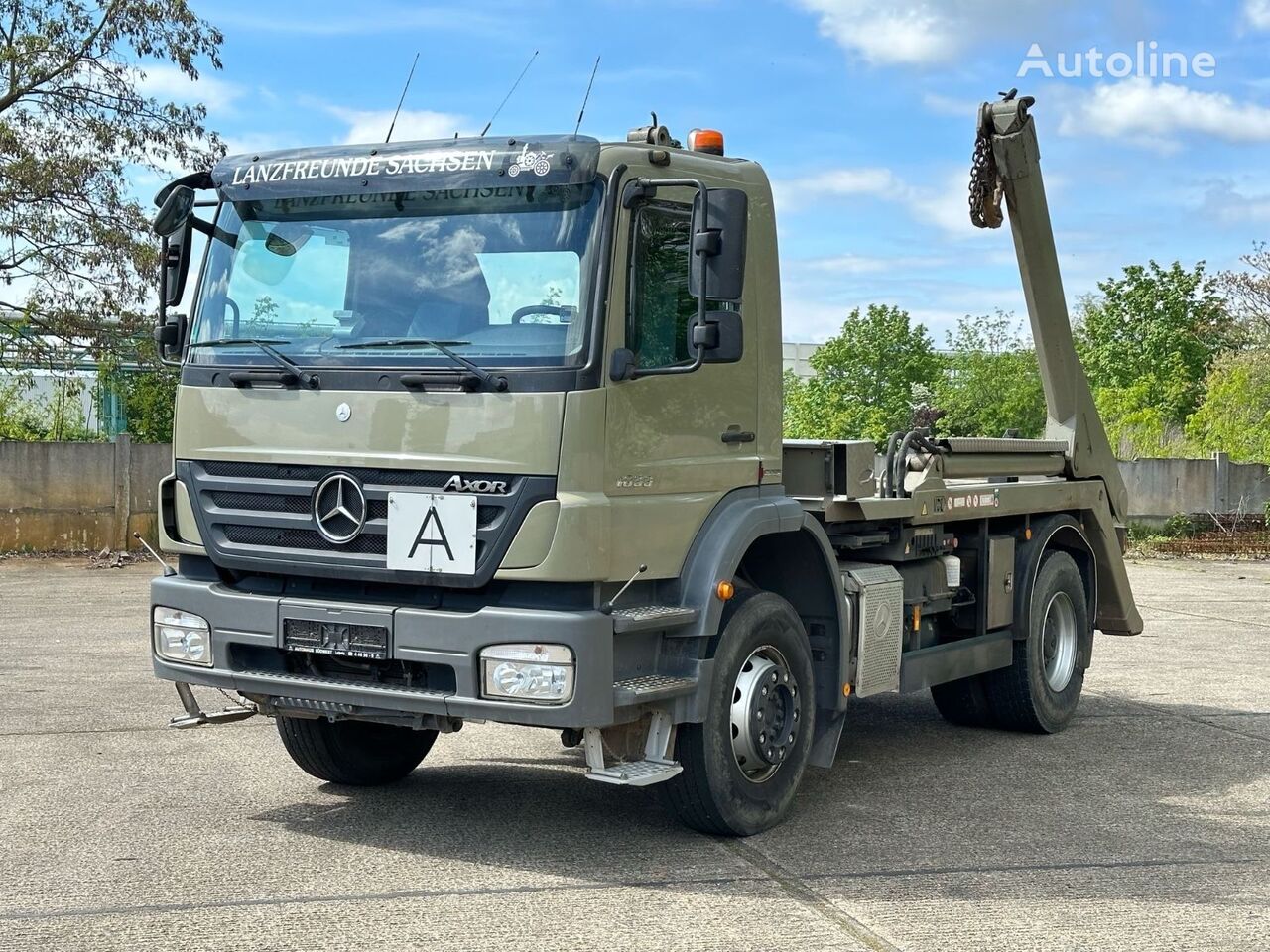 camion multibenne Mercedes-Benz  AXOR 1833