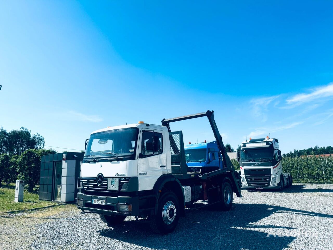 camião multibenne Mercedes-Benz Atego 1828