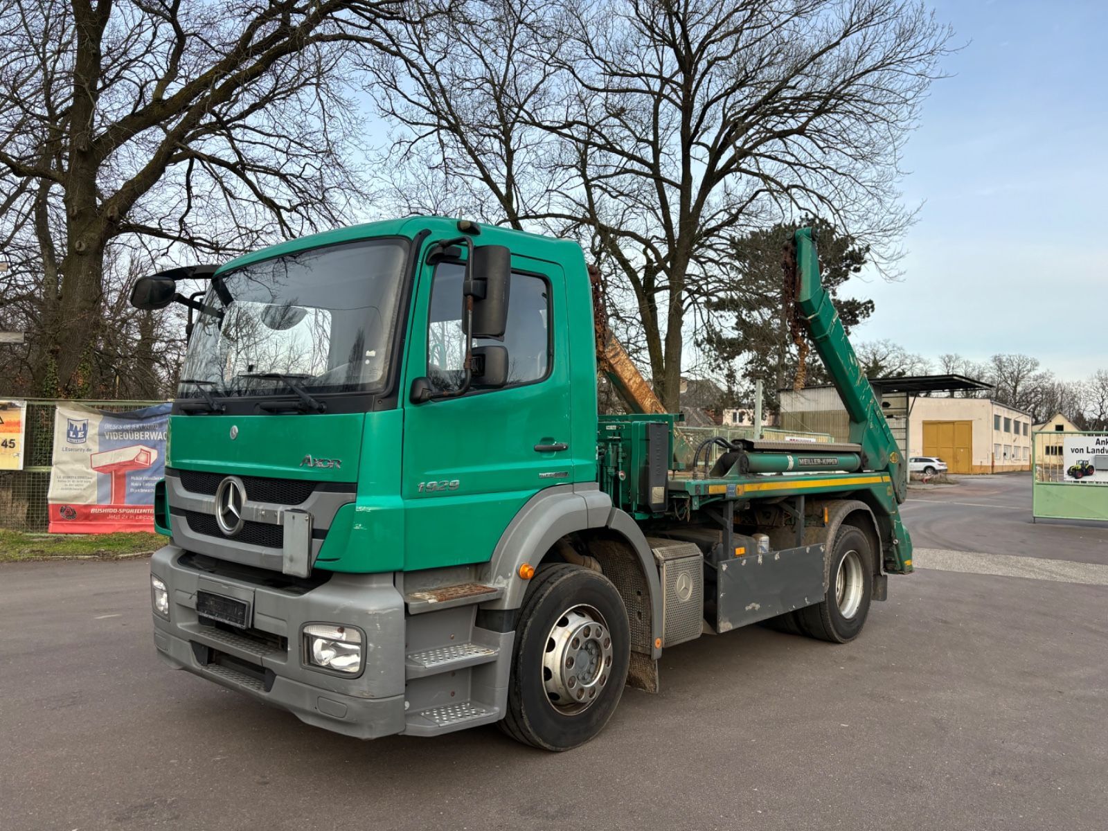 Mercedes-Benz Axor 1829 Meiller camión portacontenedores