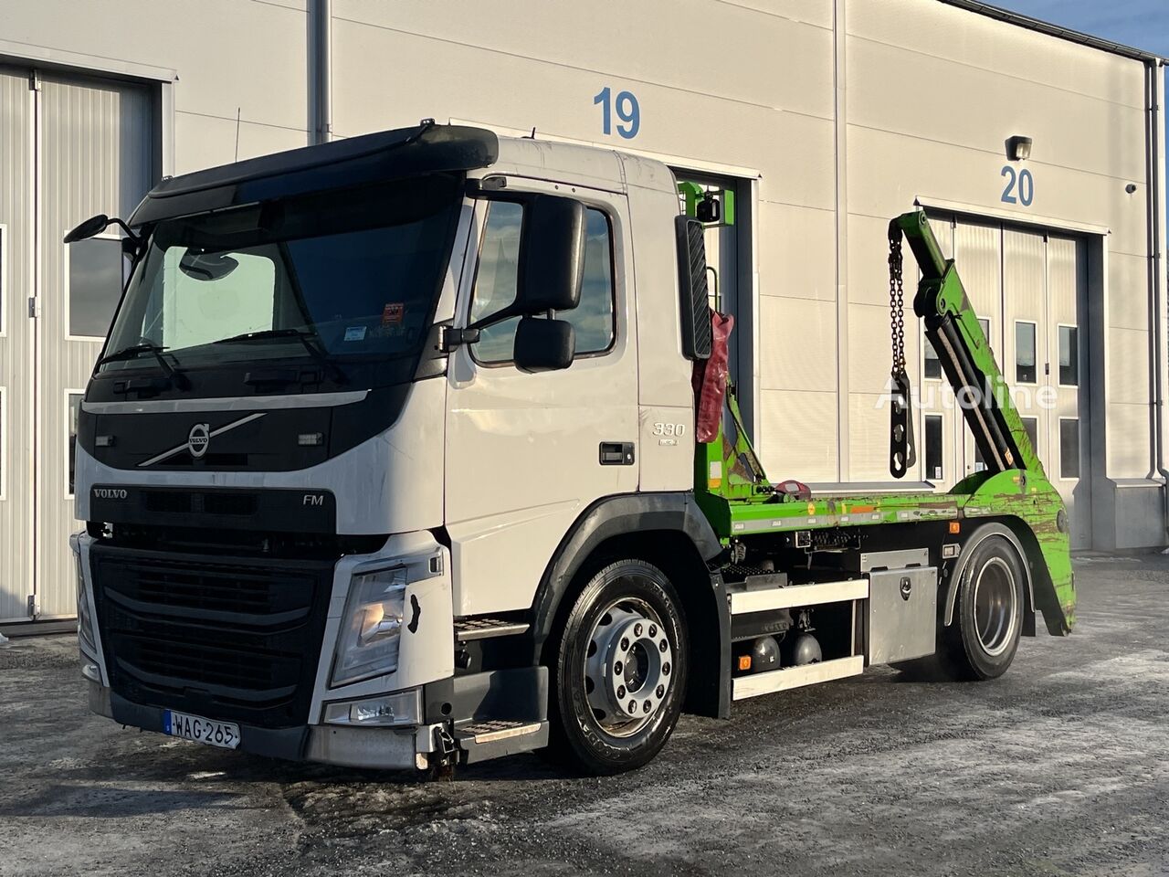 Volvo FM camión portacontenedores