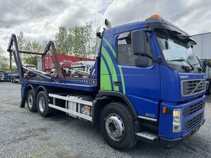 camion utilaj ridicare container gunoi Volvo FM300