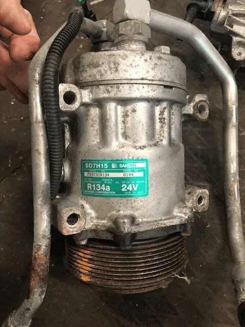 Compresor aer condiționat R134a 24V Iveco 4894306 AC compressor for Sanden SD7H15 truck